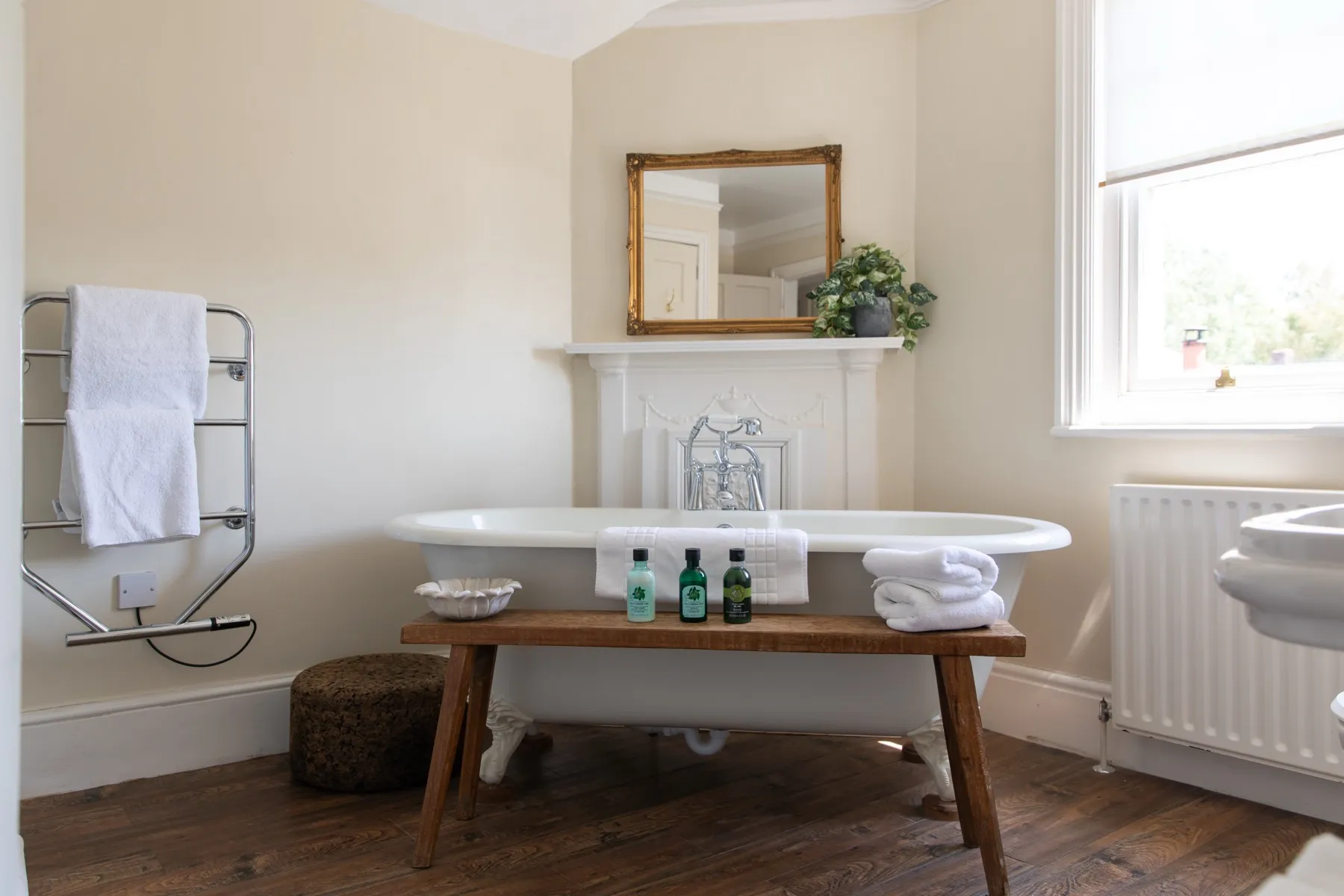 Roll top bath in the en-suite bathroom